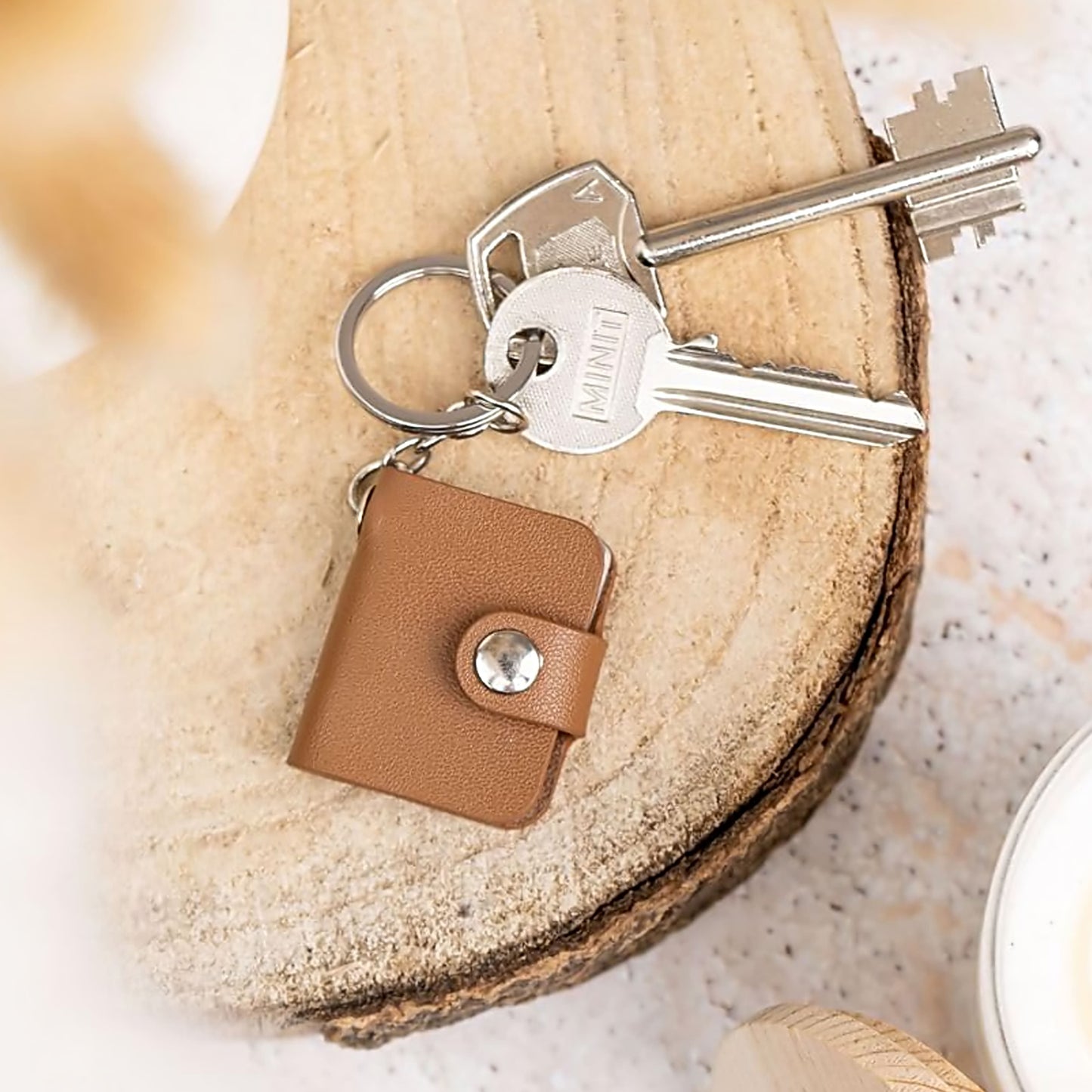 Flashing click Brown Vegan Leather Mini Photo Book Keychain – Rustic Memory Album (12–23 Photos, Custom Text, 2 Sizes) Flashing Click