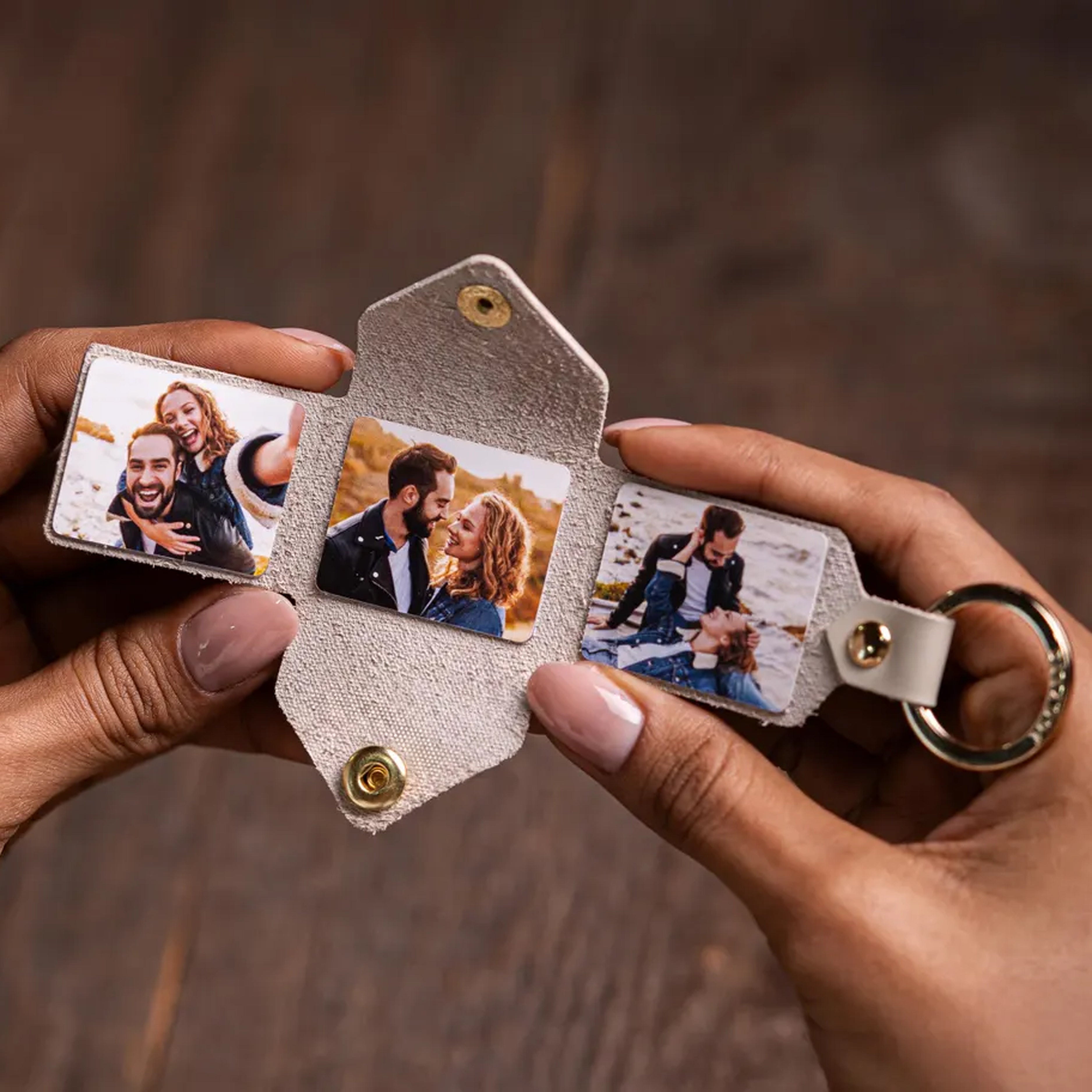 Multi-Photo Keychains – Flashing Click